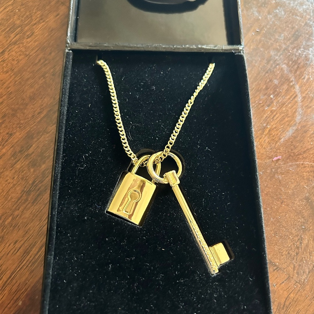 Victoria's Secret Scandalous Limited Edition Necklace